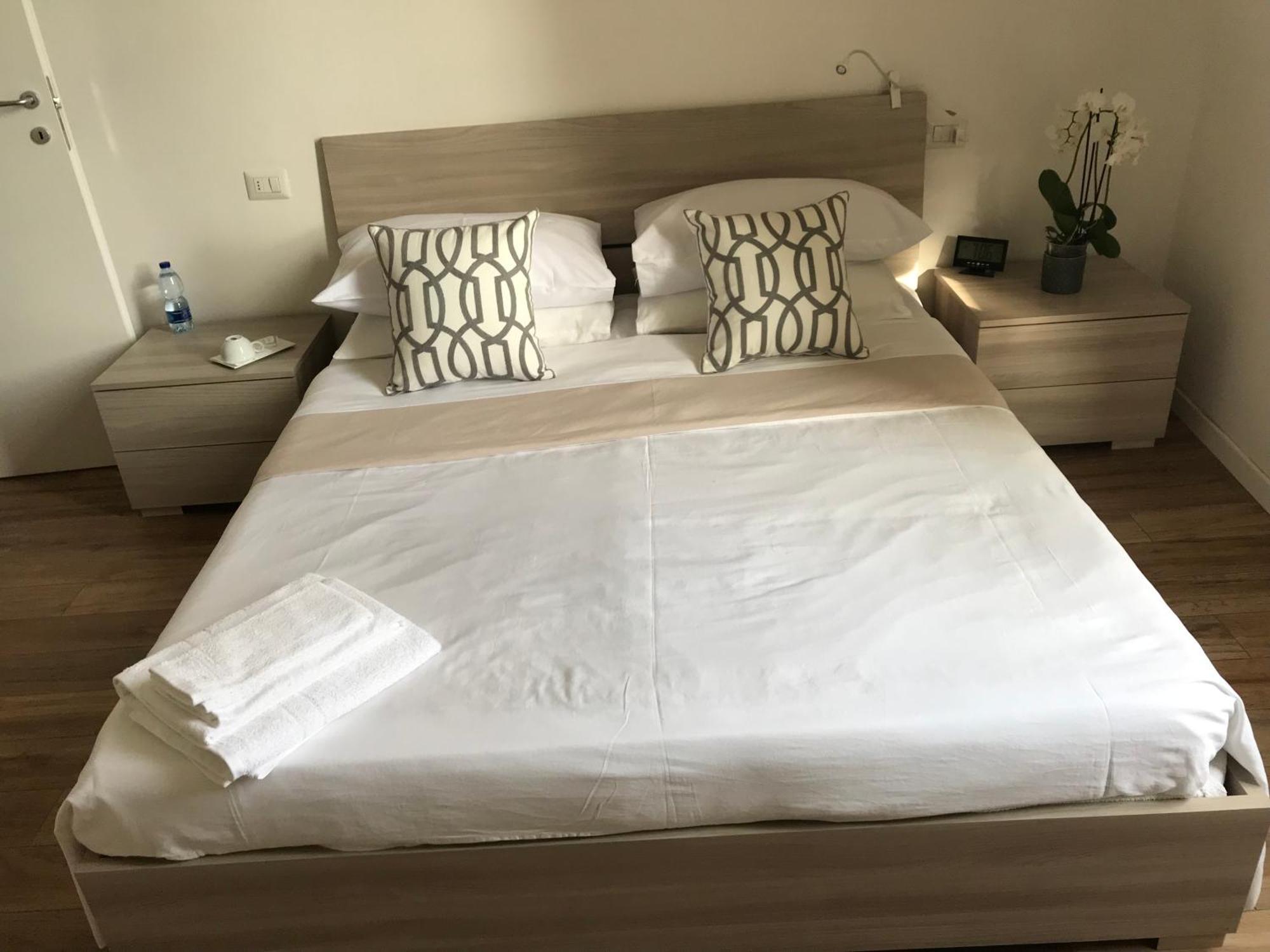 Santa Rosa Florence Apartments 3 Bedrooms - Private Parking Eksteriør billede